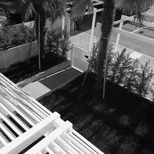 https://villa-serena-caorle.hotelinveneto.com